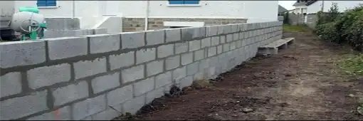 montage-de-murs-en-parpaing
